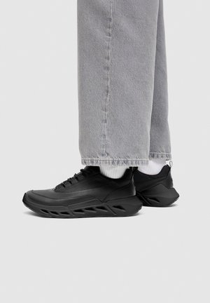ECCO BIOM 720 - Sneaker low - black/black/black