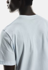 On GRAPHIC - T-shirts basic - arctic