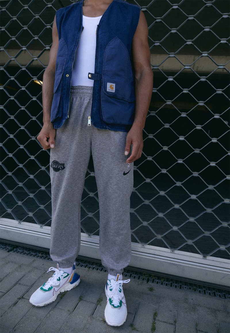 lakers nike therma flex showtime black