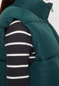 Monki Vesta - dark green