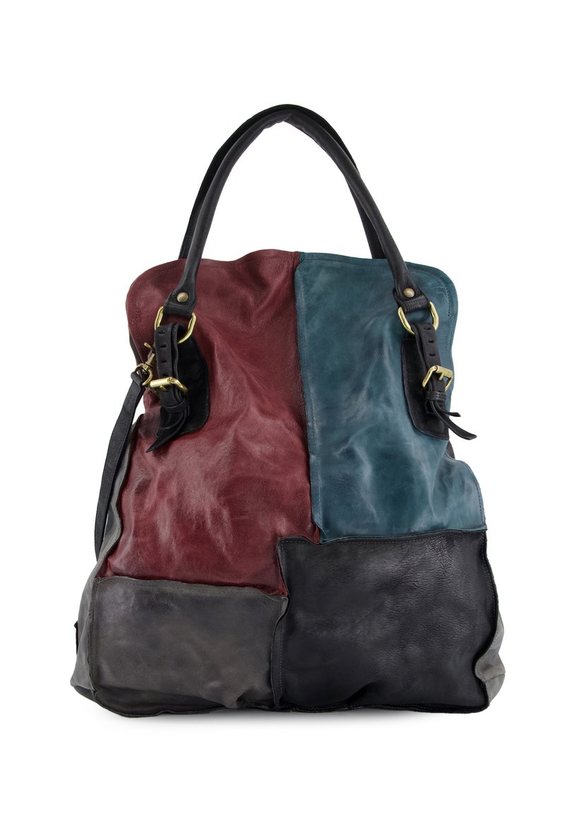 Læder tote taske med et patchwork-design i burgundy, teal og sort. Har solide sorte håndtag og messinghardware elementer.
