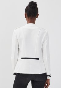 Cache Cache MIT KNÖPFEN - Blazer - ecru