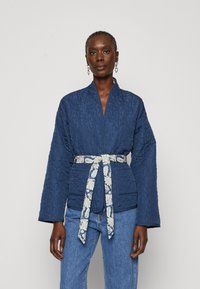 Vero Moda Tall VMJANE REVERSIBLE JACKET - Välikausitakki - blue/beige