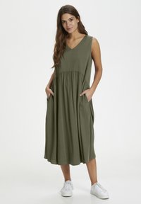 Kaffe Vestido informal - grape leaf