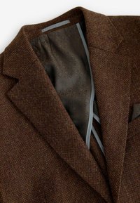 Thumbnail Image 7