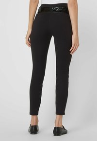Armani Exchange Kalhoty - black