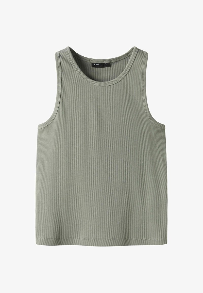 Jasnozielony tank top z prążkowanej tkaniny, z okrągłym dekoltem i szerokimi wycięciami na ramionach, charakteryzujący się miękką fakturą i prostym dolnym wykończeniem. Wewnątrz widoczna metka marki.