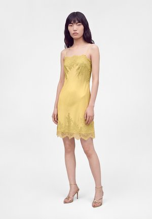IT’S 9PM, GABI DRESS - Дневна рокля - chartreuse green