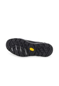 Schwarze Sohle mit tiefen Profilen für Traktion, ausgestattet mit einem markanten gelben Vibram-Logo und hellgrauen Mesh-Akzenten für Belüftung.