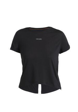 Schwarzes T-Shirt mit kurzen Ärmeln und Rundhalsausschnitt, das ein dezentes Logo auf der Brust sowie einen abgerundeten Saum mit seitlichen Schlitzen für einen bequemen Sitz aufweist.