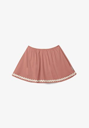 Falda de algodón rosa con cintura elástica, forma acampanada y borde con un trim en zigzag blanco. Textura suave y diseño hasta la rodilla.