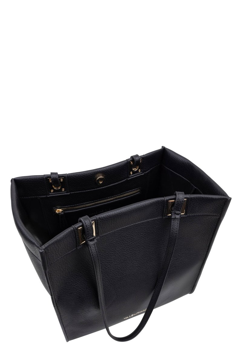 Schwarze Leder-Tote mit strukturiertem Oberflächen, oberen Tragegriffen und einer separaten Reißverschlusstasche im Inneren. Akzente in goldfarbener Hardware. Offenes Design.