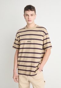 HUGO NISTRIPO - Triko s potiskem - medium beige