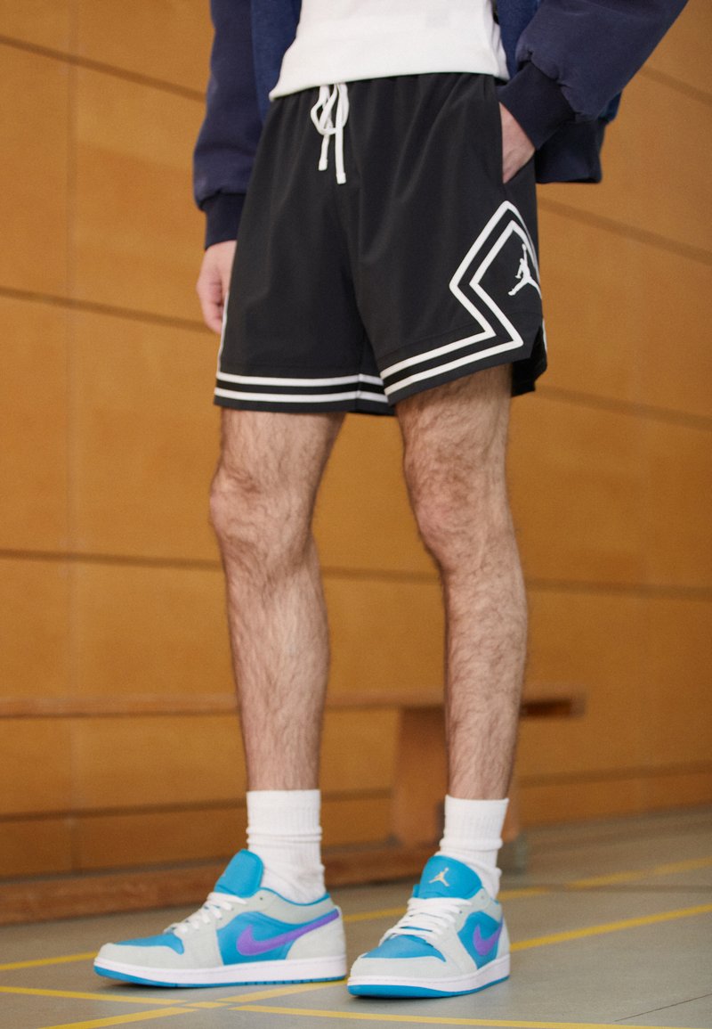 Jordan WOVEN DIAMOND SHORT - Korte sportsbukser - black/white