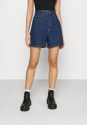STELLA - Jeans Short / cowboy shorts - rinsed denim