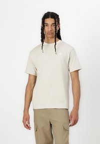 New Balance ESSENTIALS - T-shirts - grey