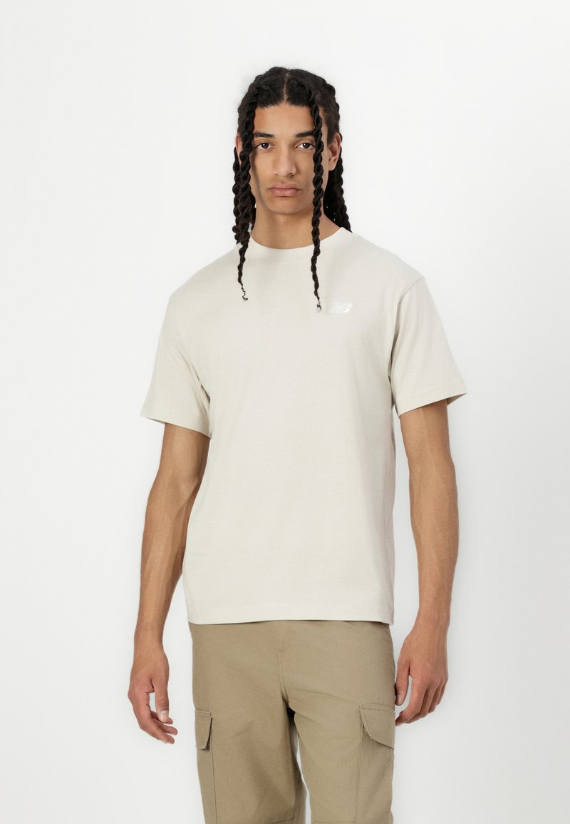New Balance ESSENTIALS - T-shirts - grey