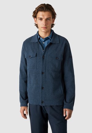 MAERZ Muenchen Vest - dawn blue