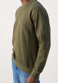 INDICODE JEANS Felpa - olive