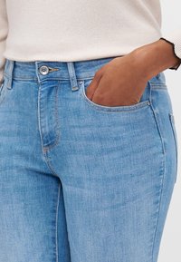 ONLY Petite ONLANN MID - Τζιν καμπάνα - light blue denim