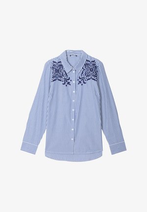 Chemise à rayures bleues et blanches à manches longues avec broderie florale sur les épaules, dotée d'un devant à boutons et d'un col classique.