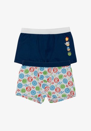 Due paia di boxer da ragazzo: uno blu navy con piccoli volti degli Avengers, uno bianco con motivo multicolore di loghi e nomi degli Avengers.