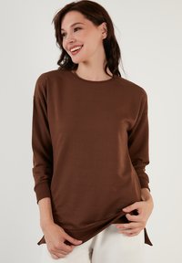 LELA CREW NECK - Melegítőfelső - brown