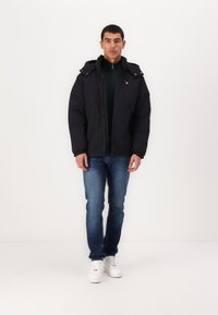 Lyle & Scott PADDED PUFFER JACKET - Vinterjakke - jet black