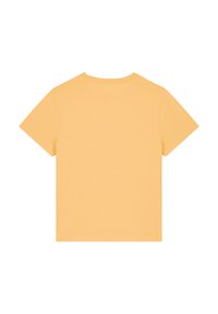 Gele kortelijn T-shirt. Gladde katoenen stof, ronde halslijn, klassieke pasvorm, eenvoudig ontwerp zonder patronen of accenten.