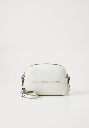 SCULPTED CAMERA BAG - Cross body bag - tofu