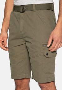 Khaki cargoshorts van textuurstof, met een vlakke voorkant, riemlussen, zijzakken en een veilige drukknop/sluiting.