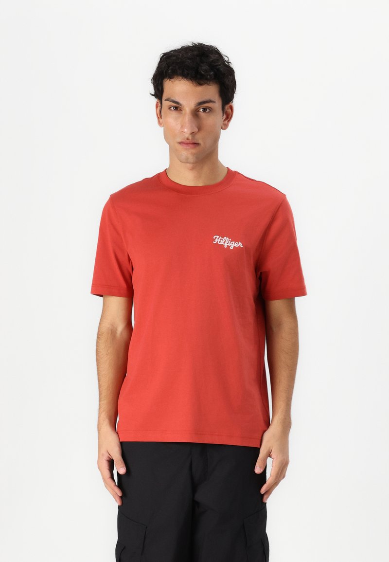 Tommy Hilfiger CHAINSTITCH - T-shirt basic - terra red