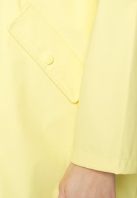 JDY JDYELISA RAINCOAT - Casaco impermeável - yellow cream