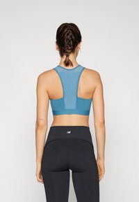 New Balance ATHLETICS  SLEEK  - Športni modrček s srednjo podporo - terrarium