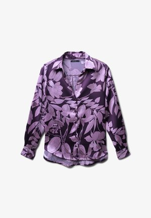 Camicetta di raso viola con motivo floreale in rosa chiaro, con maniche lunghe, colletto pieghettato e chiusura frontale con bottoni.