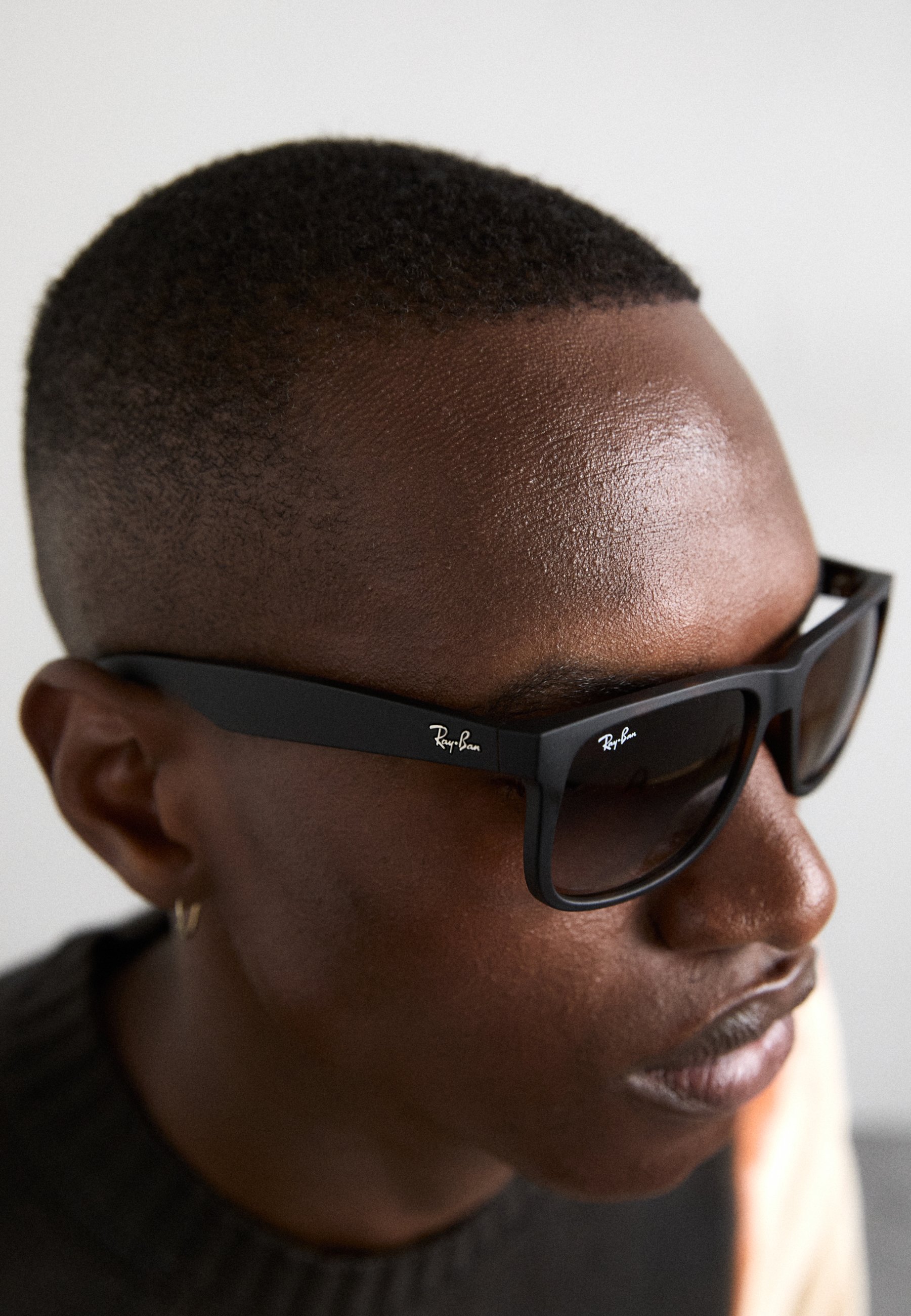 Original Ray-Ban Ray Ban Man Sunglasses Ray-Ban RB2180 Men's Round