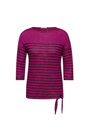 Magenta gestreiftes Oberteil mit Dreiviertelärmeln, das dunkelviolette Streifen und ein seitliches Bindedetail aufweist. Leicht und mit einer weichen Textur.