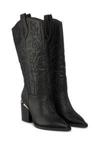 Czarne skórzane buty kowbojskie z wysmukłymi noskami, skomplikowanymi wzorami przeszycia, wysoką cholewką i blokowanymi obcasami z metalicznym akcentem.
