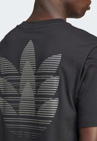 adidas Originals GFX  - Triko s potiskem - black