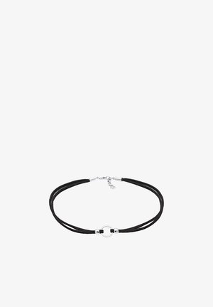 Collier ras de cou double brin noir avec un petit anneau argenté au centre et un fermoir argenté avec chaîne réglable.