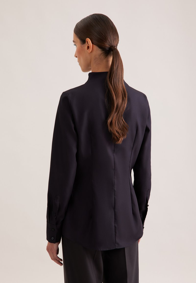 AiiRZ Camicetta classica con colletto oversize, maniche lunghe, a righe diagonali, con bottoni, adatta per l'ufficio, stile professionale, casual business, per primavera ed estate