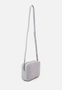 Calvin Klein RE LOCK QUILT CAMERA BAG - Borsa a tracolla - iris