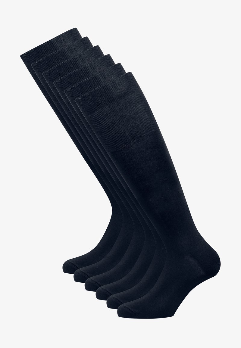 Calze nere fino al ginocchio, sei paia, realizzate in tessuto morbido ed elastico. Presentano un bordo rigato e una punta senza cuciture per comfort e vestibilità.