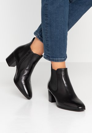 Kotníková obuv - black