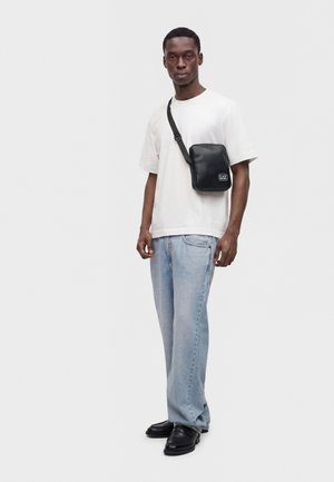 EA7 Emporio Armani, TRAIN CROSSBODY UNISEX - Torba preko tijela - black