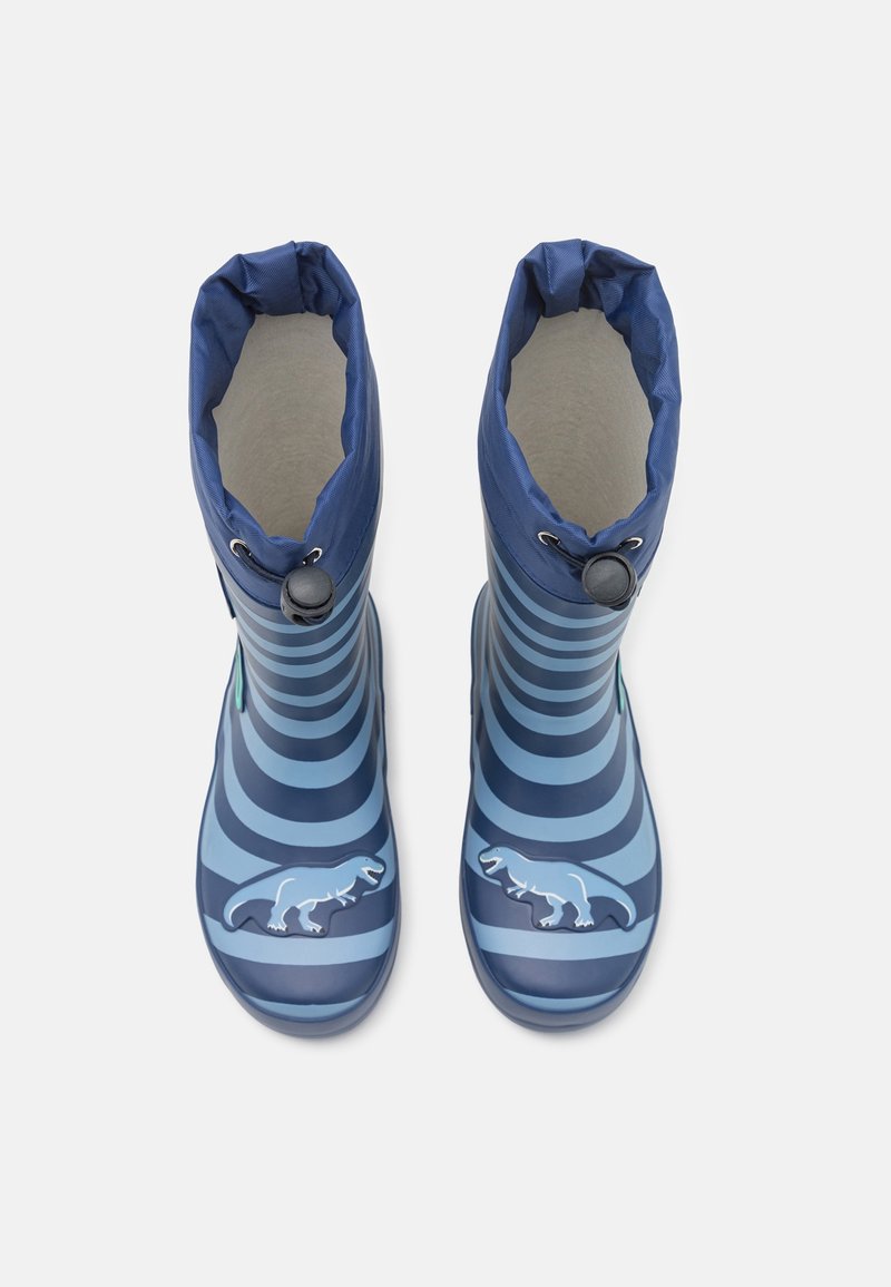 Paire de bottes de pluie bleues rayées avec des motifs de dinosaures et des fermetures à cordon réglables en haut.