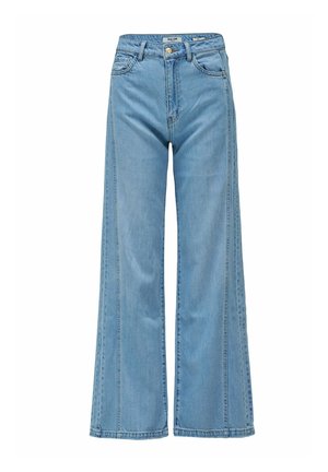 Lichtblauwe high-waist wijde jeans met knoop- en ritsluiting aan de voorkant, zijzakken en riemlussen op een effen witte achtergrond.