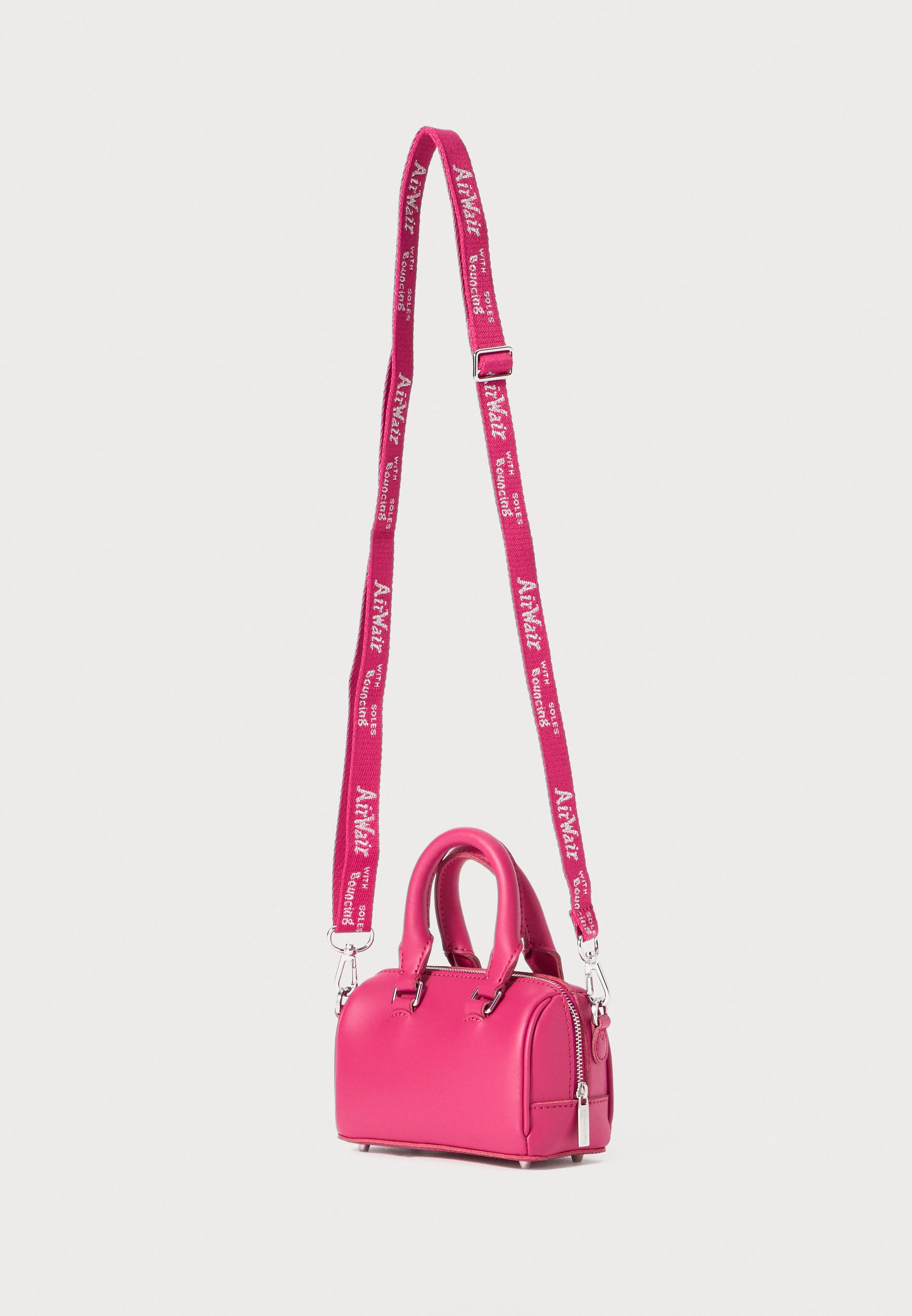 ショルダーバッグ Dr. Martens Muted Pink Mini Leather Bag Dr.Martens - Dr. Martens Muted Pink Mini Leather Bagの通販 by ゆっ