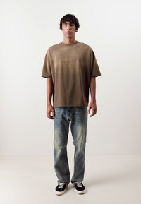 Don't Waste Culture KEONE UNISEX - Džíny Straight Fit - light pale