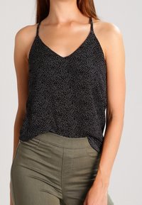 YAS Tall Top - black